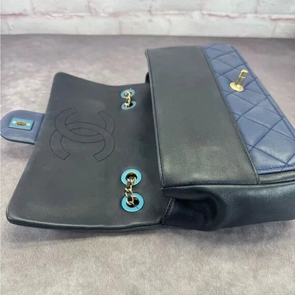 CHANEL Lambskin Quilted Medium Graphic Flap Navy Black - Picture 11 of 16